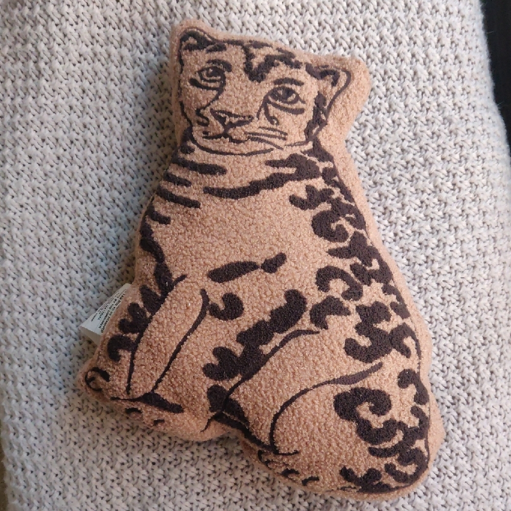 NWT Kirkland's Tan and Black Tiger Plush Pillow